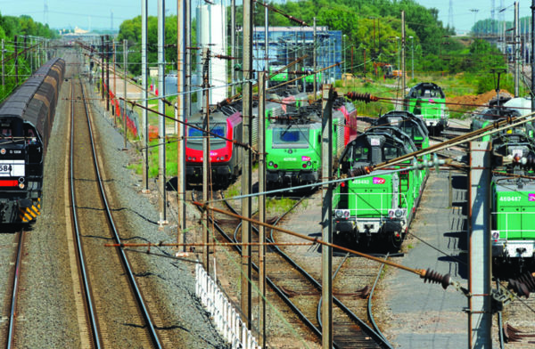 Gare de triage de Woippy Illustration generique de voie et de trains de fret.
