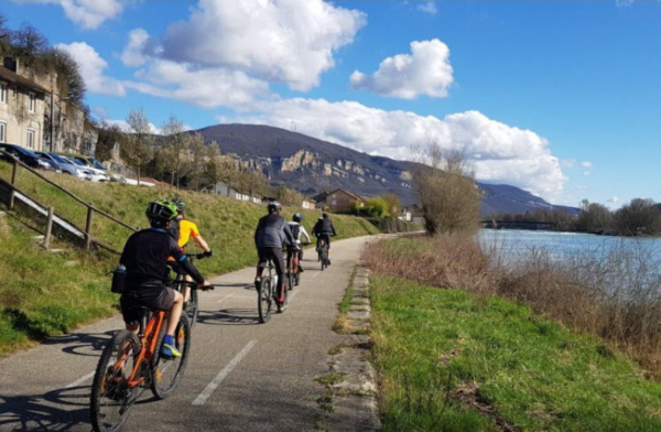 Le Progrès Article 25.04 Le Progrès Article 25.04