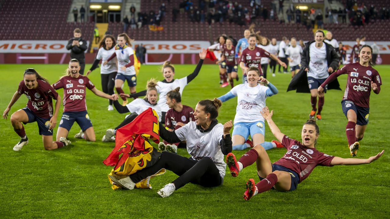 08 RTS Womens Super League les Servettiennes sont championnes de Suisse