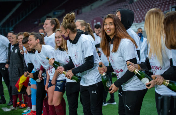 10 Radio Lac Servette Chênois décroche le titre national Crédits : Stéphane Chollet