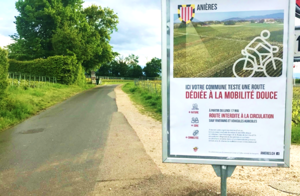 Citec_Anieres_fermeture_route_cote_d-or_mobilite_douce_communication Panneau d’information posé à chaque extrémité de la route de la Côte-d'Or