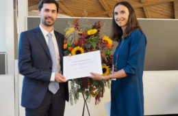 Monsieur Jasso Espadaler Clapés, lauréat du prix Citec Mobility Solutions remis par Madame Fabienne Verrey