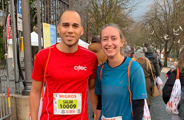 course-autre-format Deux de nos collaborateurs  avant le départ de leur course !