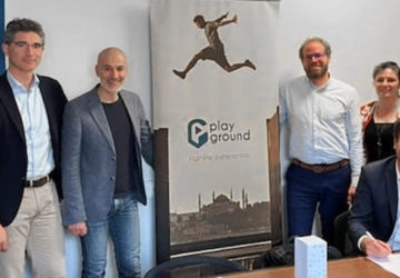 Citec-signature-Playground-integre-groupe-Citec Les équipes dirigeantes des deux entités réunies pour officialiser l'intégration de Playground au groupe Citec.