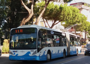 Citec_Rimini_Van_Hool_AG300T_trolleybus_36502_on_Viale_Amerigo_Vespucci,_2018