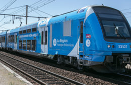 Un train TER de la région Auvergne Rhône-Alpes. Crédit : Creative Commons