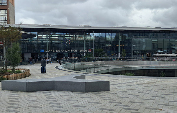 citec-place-charles-beraudier-inauguration-amenagement-gare-part-dieu Place Béraudier, gare de Lyon Part-Dieu. Crédit : Citec