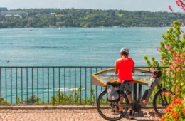 Vélo au bord du lac Léman à Genève