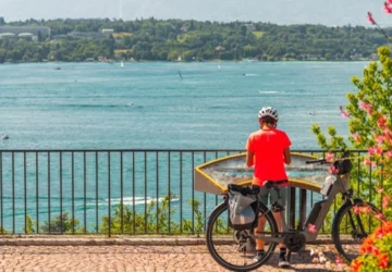 Vélo au bord du lac Léman à Genève